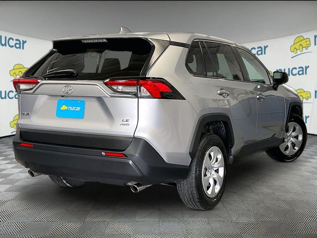 2025 Toyota RAV4 LE