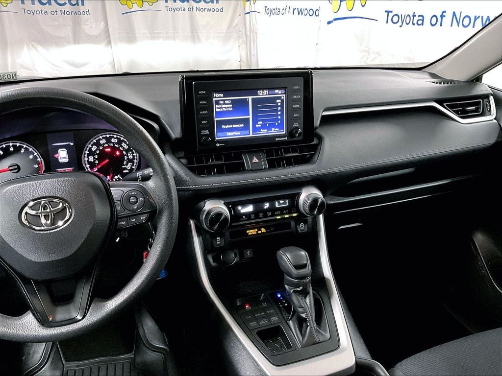 2020 Toyota RAV4 LE