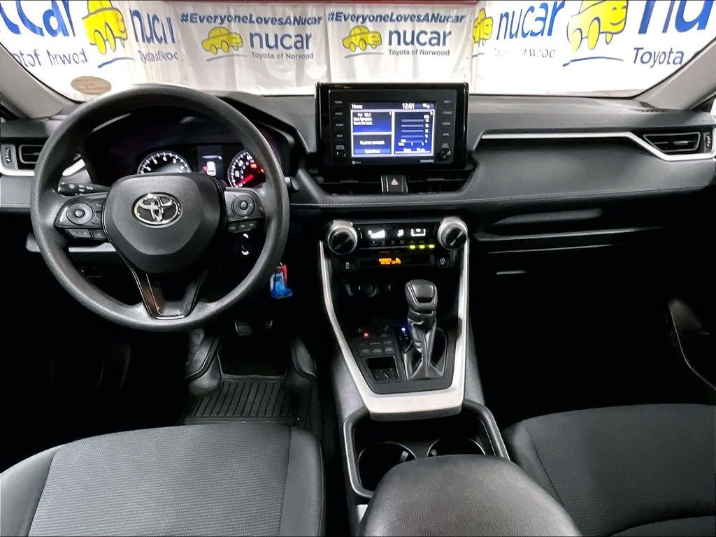 2020 Toyota RAV4 LE