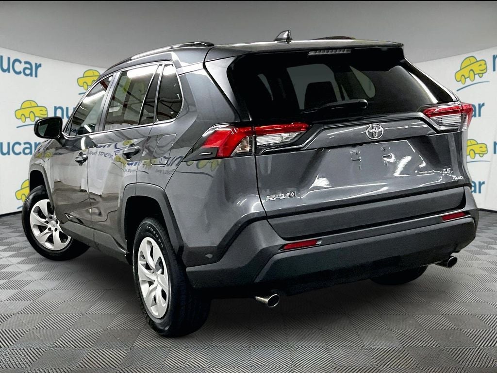 2020 Toyota RAV4 LE