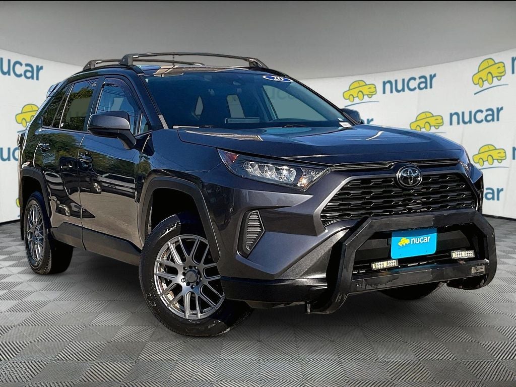 2020 Toyota RAV4 LE