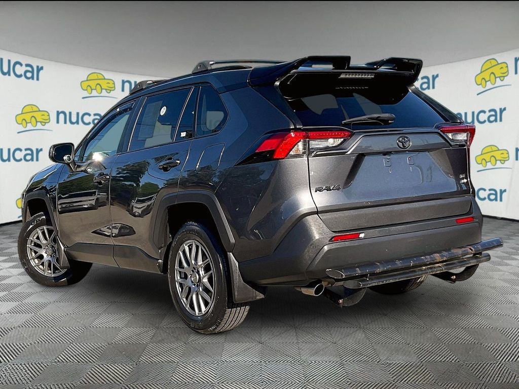 2020 Toyota RAV4 LE