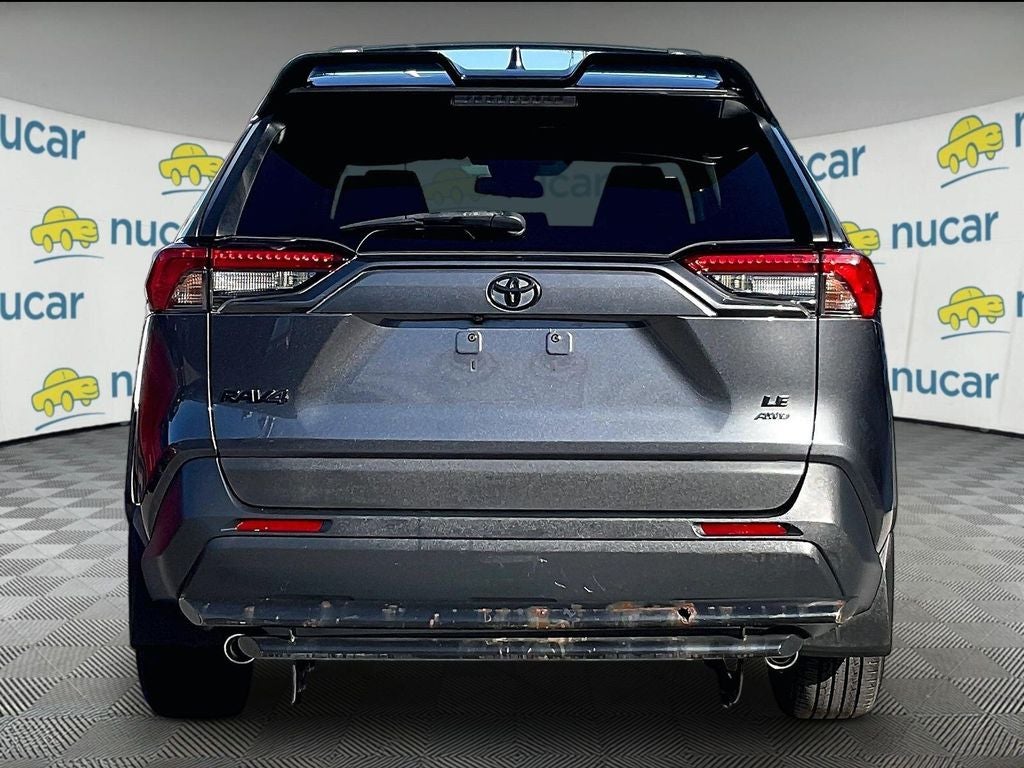 2020 Toyota RAV4 LE