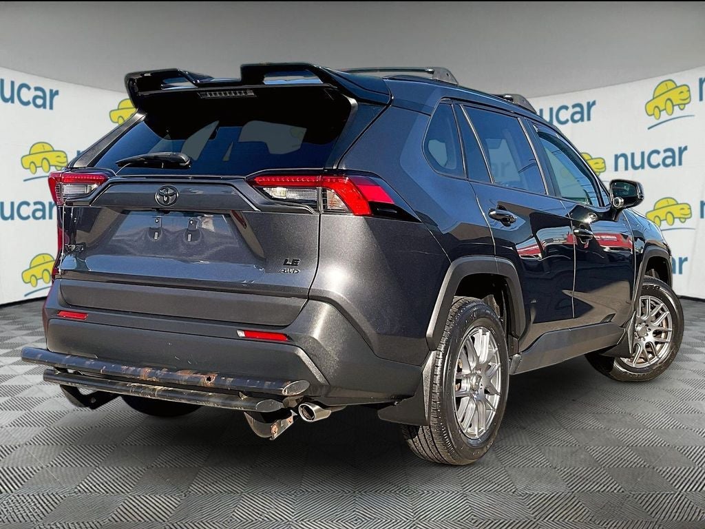 2020 Toyota RAV4 LE