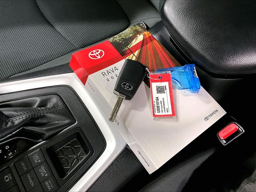 2022 Toyota RAV4 LE