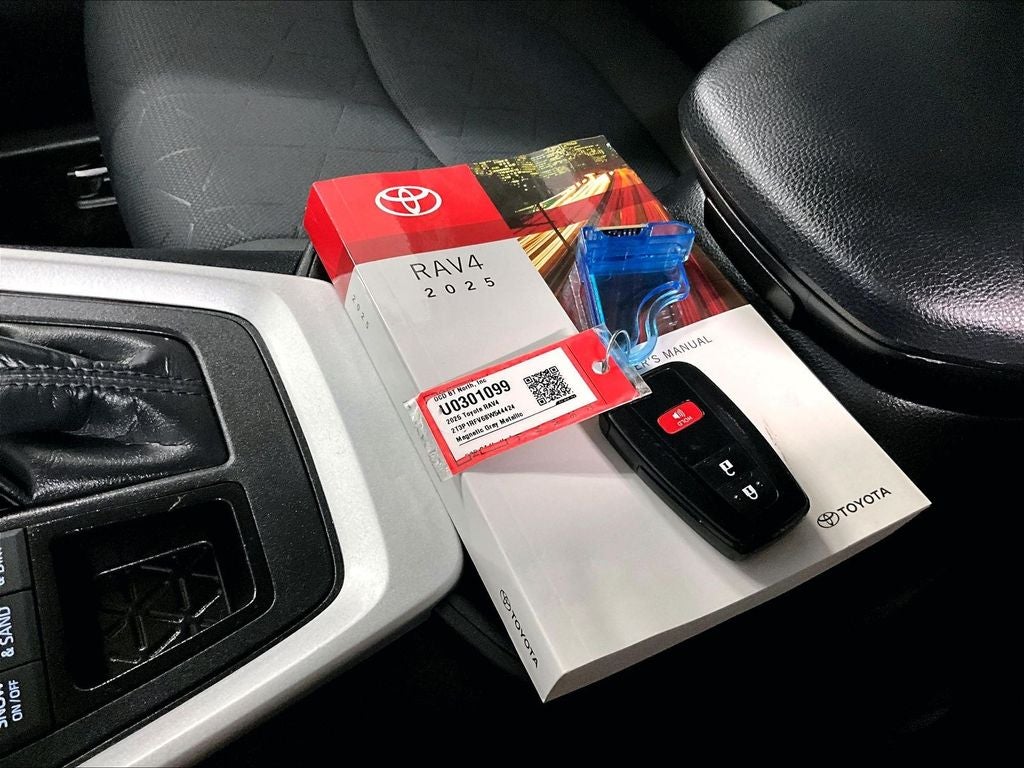 2025 Toyota RAV4 XLE