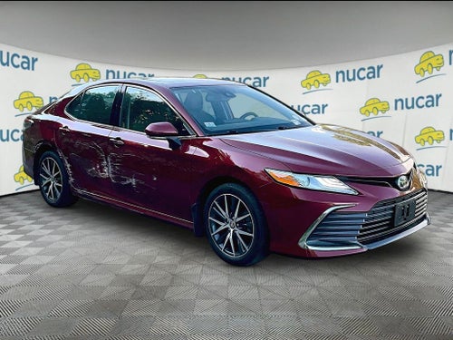 2022 Toyota Camry Hybrid XLE