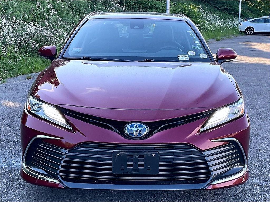 2022 Toyota Camry Hybrid XLE