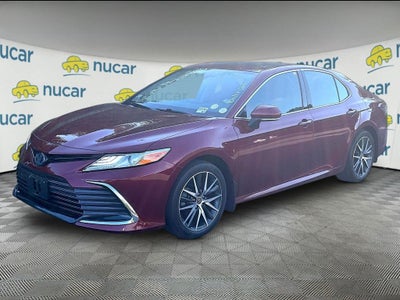 2022 Toyota Camry Hybrid XLE