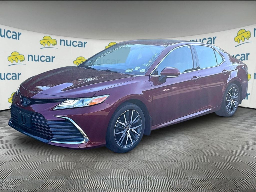 2022 Toyota Camry Hybrid XLE