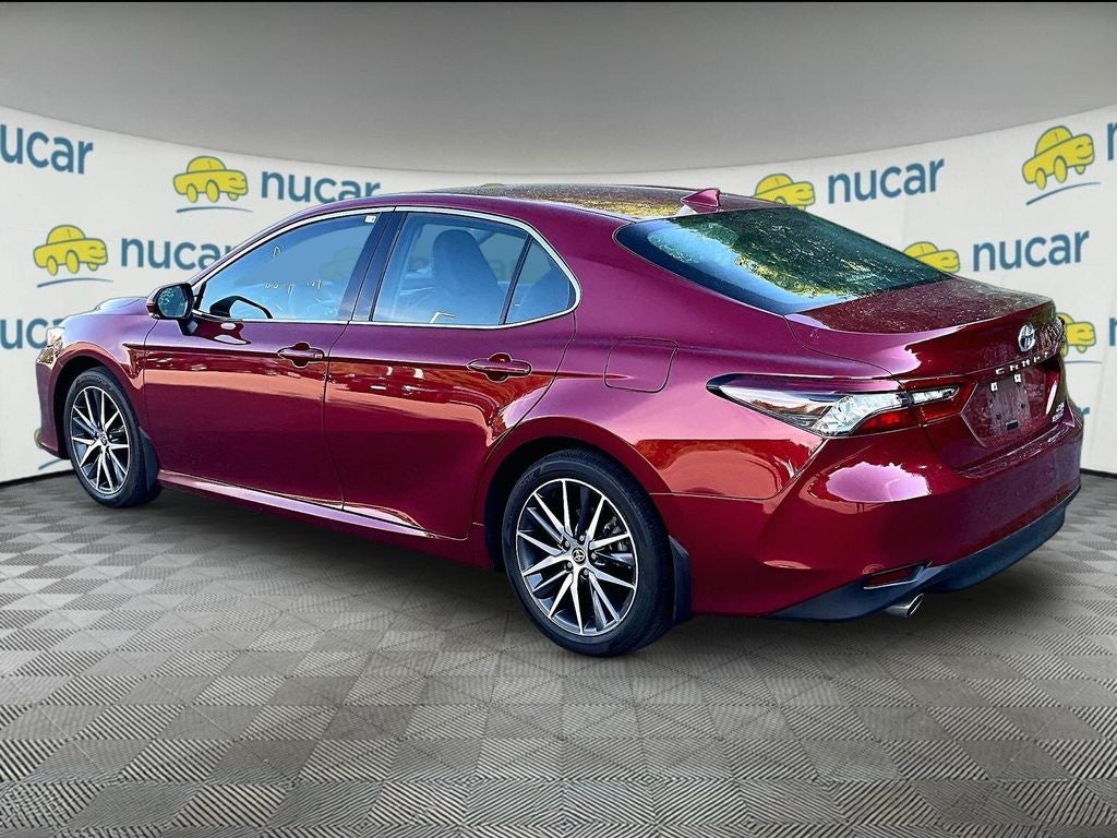 2022 Toyota Camry Hybrid XLE