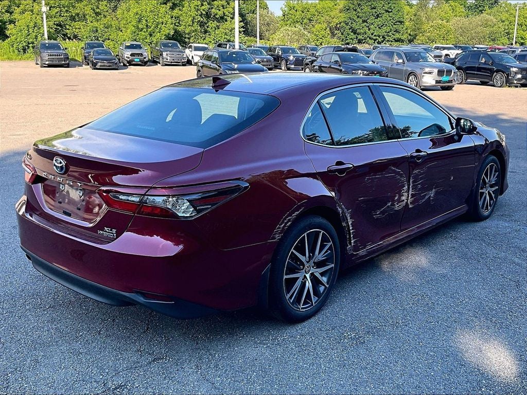 2022 Toyota Camry Hybrid XLE