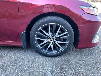 2022 Toyota Camry Hybrid XLE