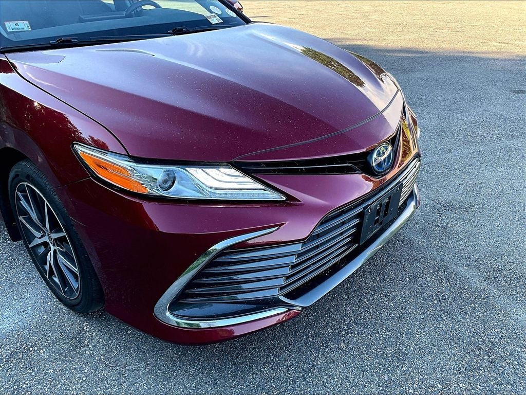 2022 Toyota Camry Hybrid XLE