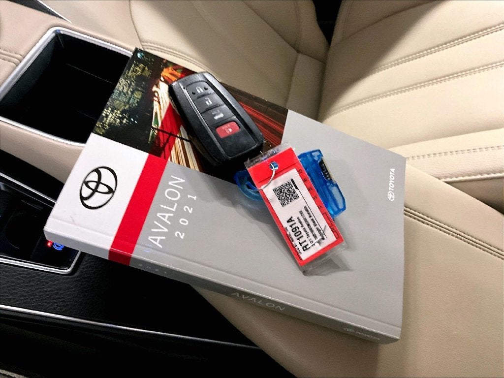 2021 Toyota Avalon XLE