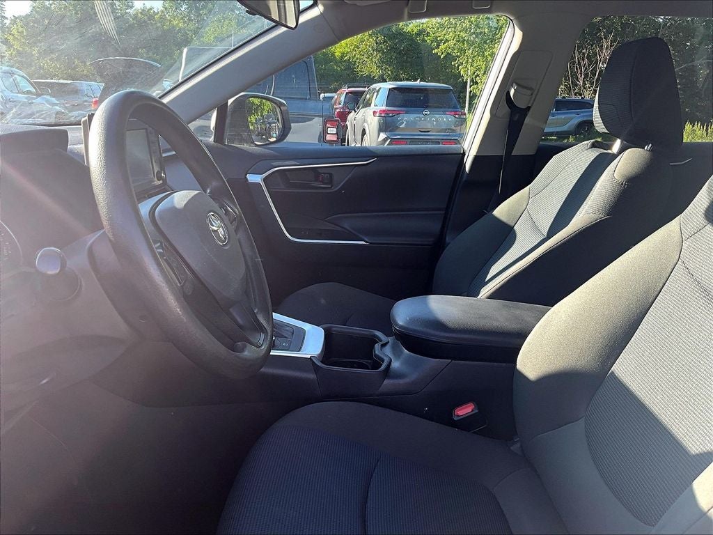 2022 Toyota RAV4 Hybrid LE
