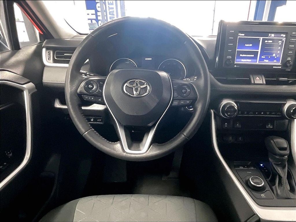 2022 Toyota RAV4 Hybrid XLE