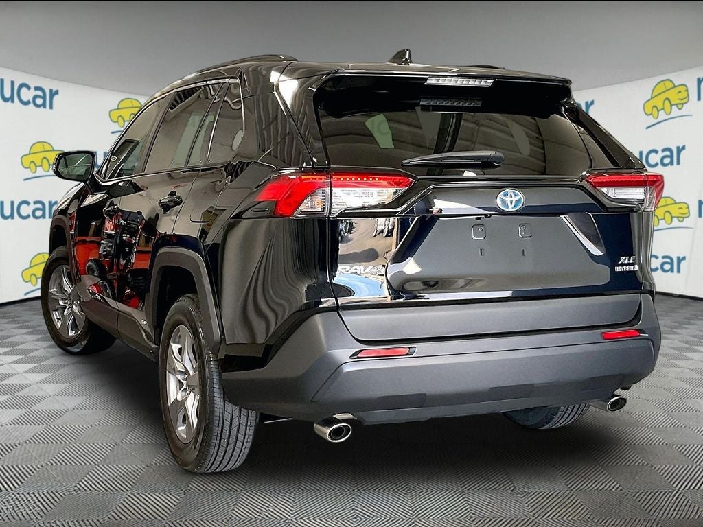 2022 Toyota RAV4 Hybrid XLE