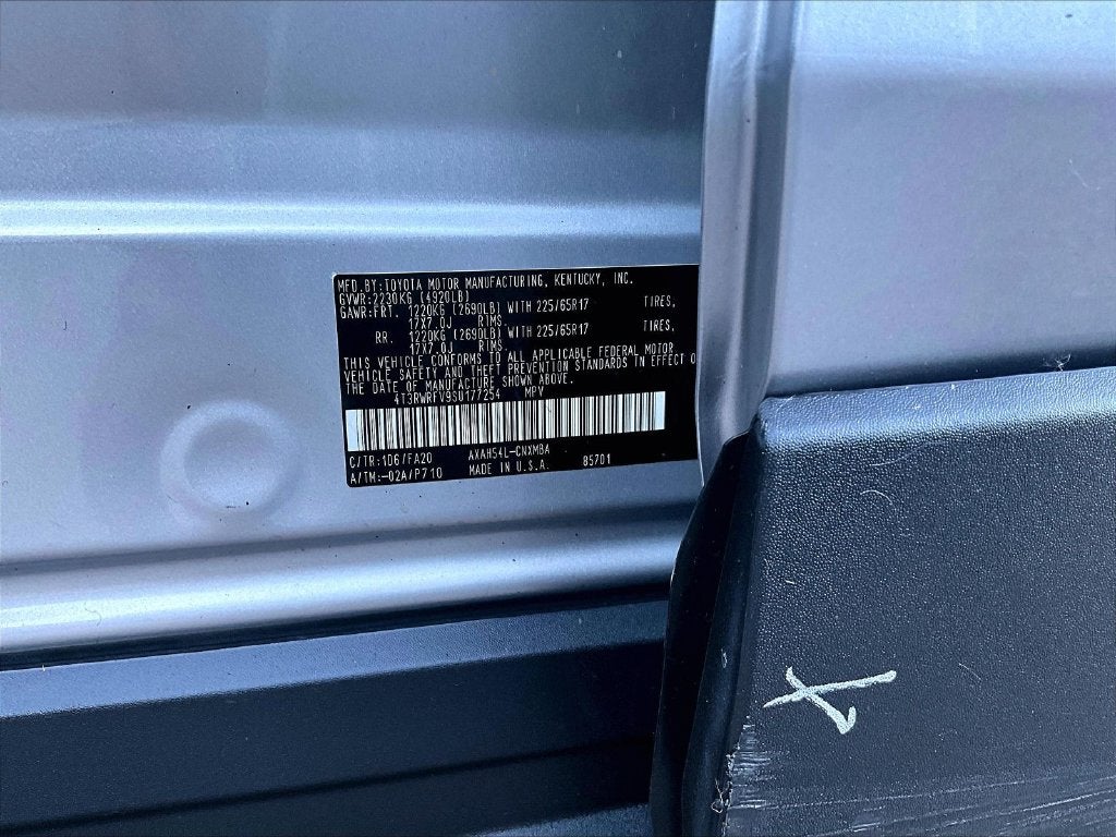 2025 Toyota RAV4 Hybrid XLE
