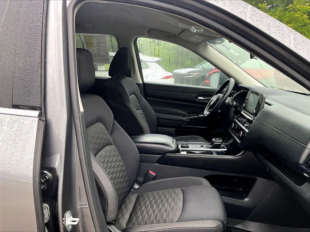 2022 Nissan Pathfinder S