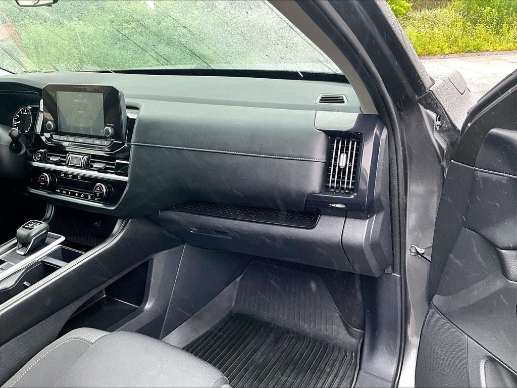 2022 Nissan Pathfinder S