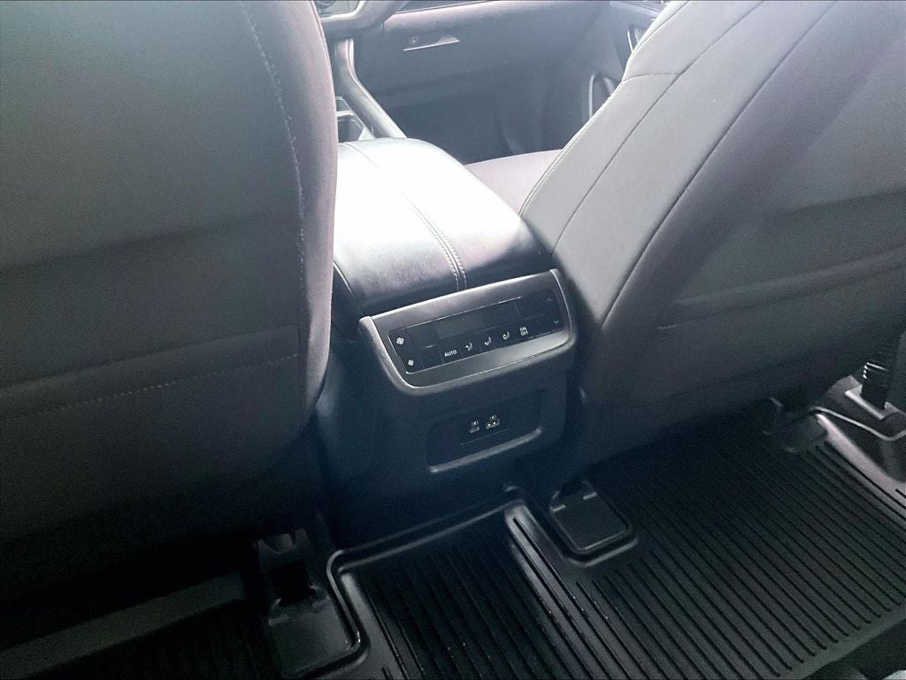 2022 Nissan Pathfinder S