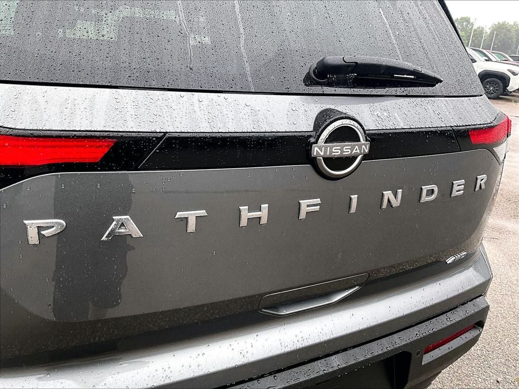 2022 Nissan Pathfinder S
