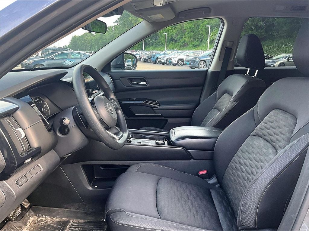 2022 Nissan Pathfinder S