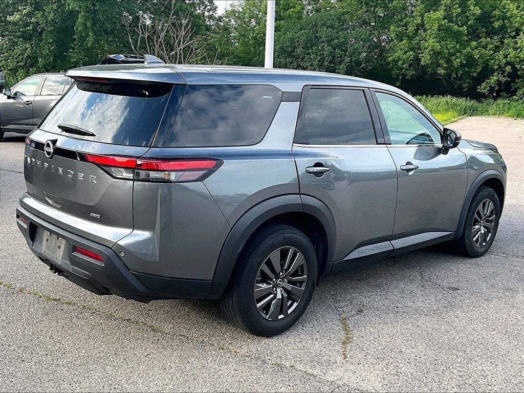 2022 Nissan Pathfinder S