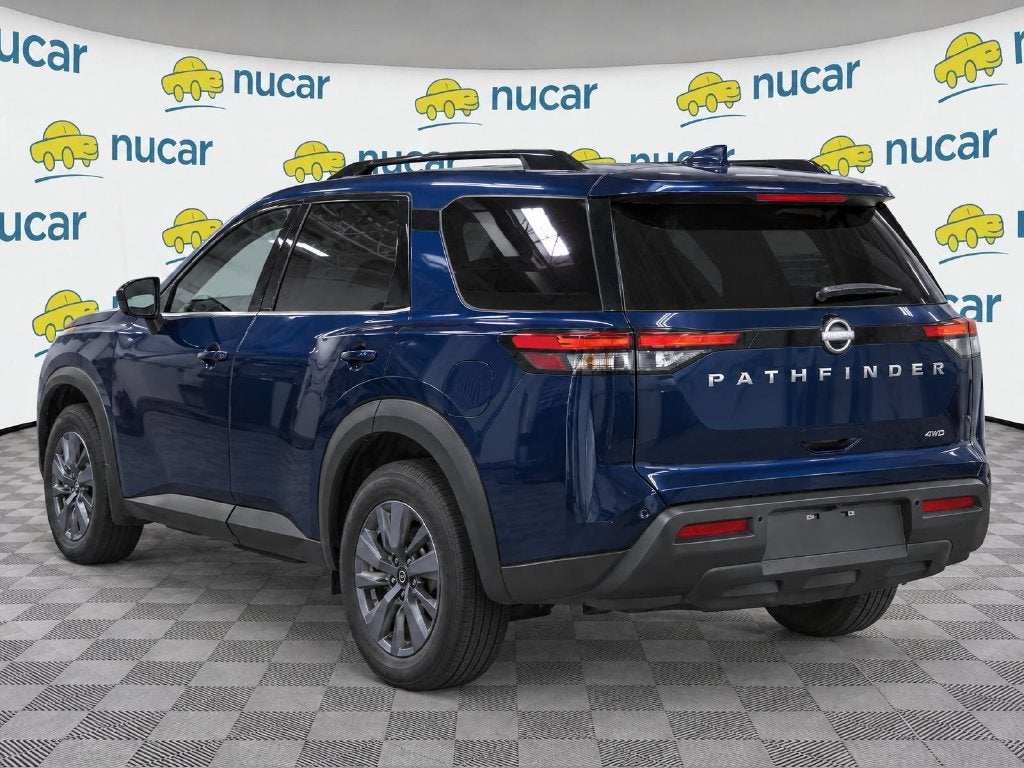 2025 Nissan Pathfinder SV
