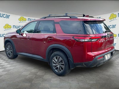 2022 Nissan Pathfinder SV