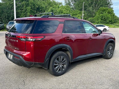 2022 Nissan Pathfinder SV