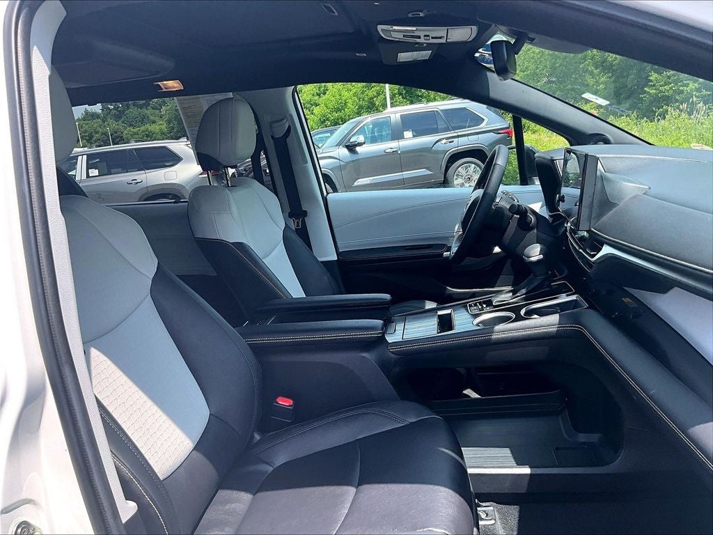2025 Toyota Sienna XSE 7 Passenger