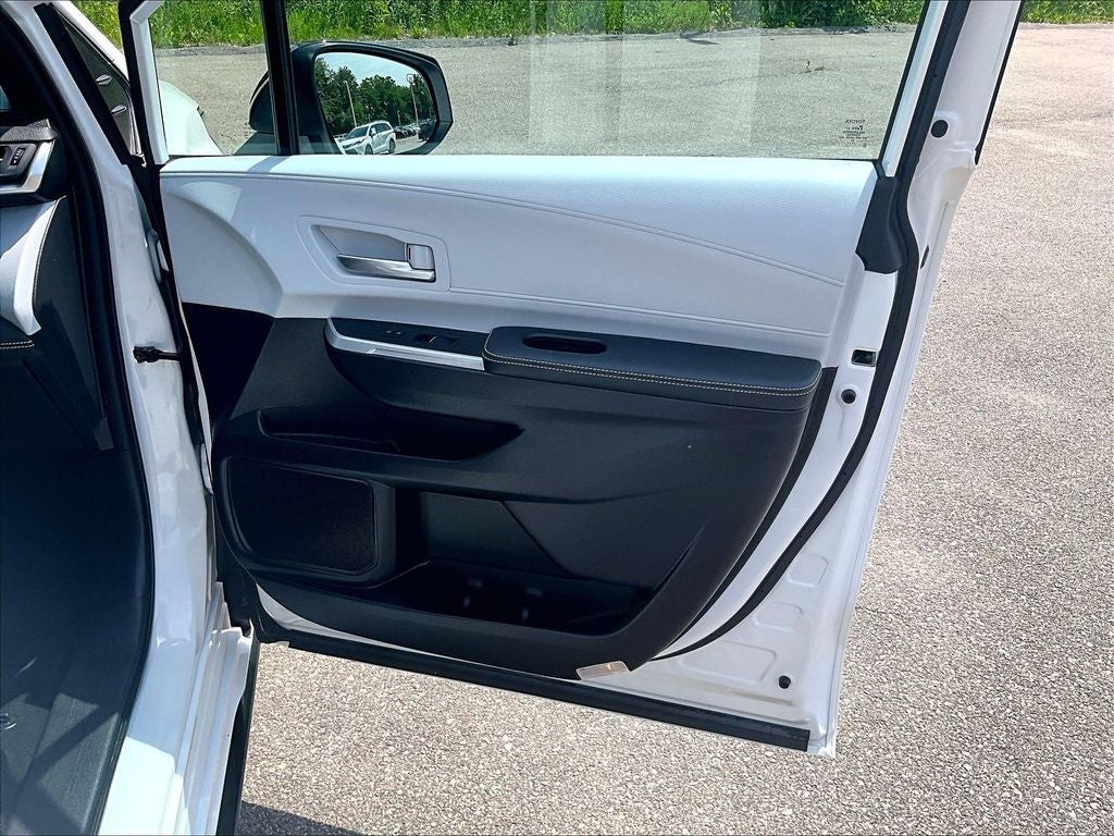 2025 Toyota Sienna XSE 7 Passenger
