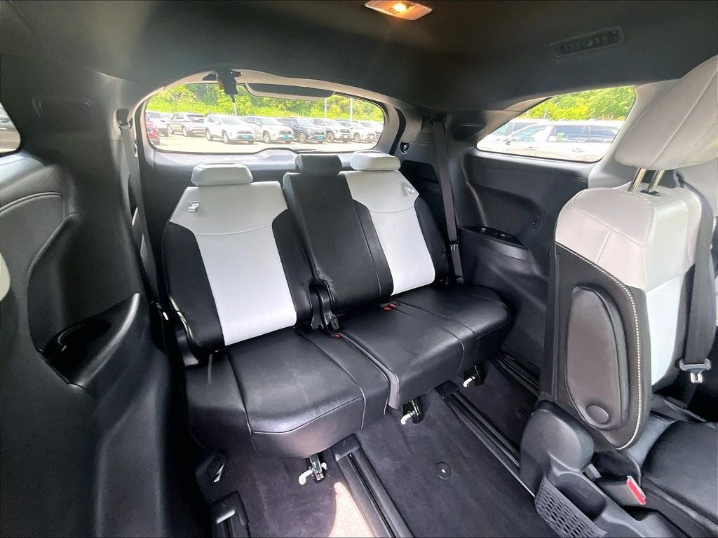 2025 Toyota Sienna XSE 7 Passenger