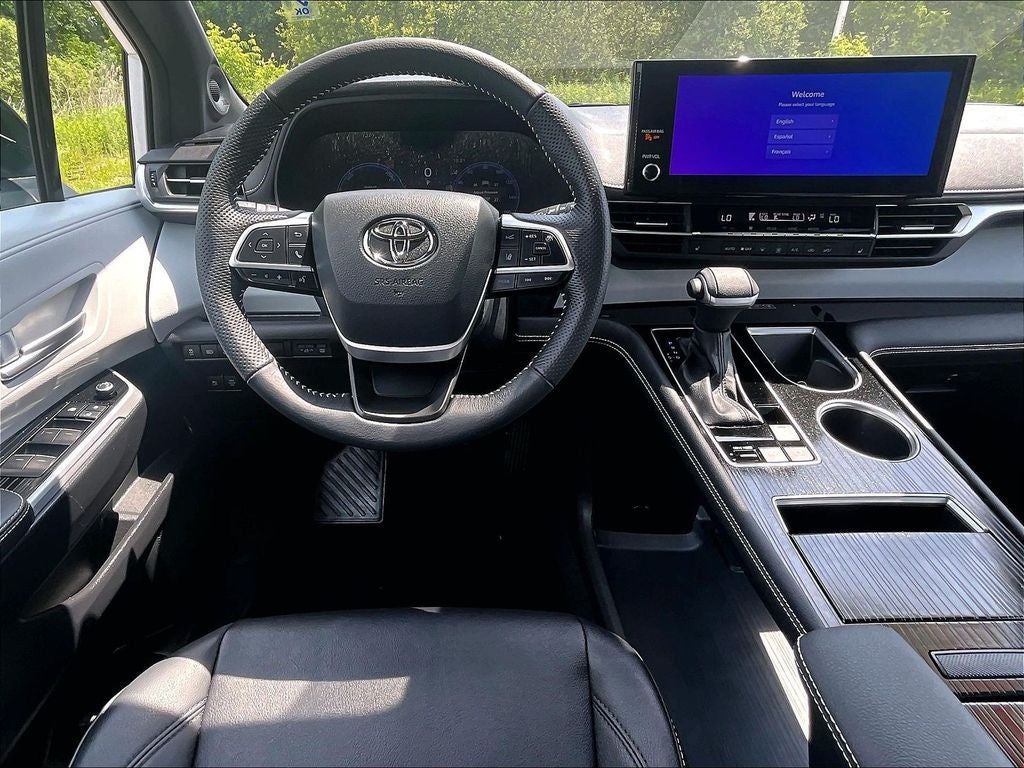 2025 Toyota Sienna XSE 7 Passenger