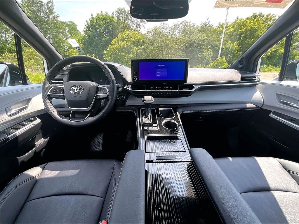 2025 Toyota Sienna XSE 7 Passenger
