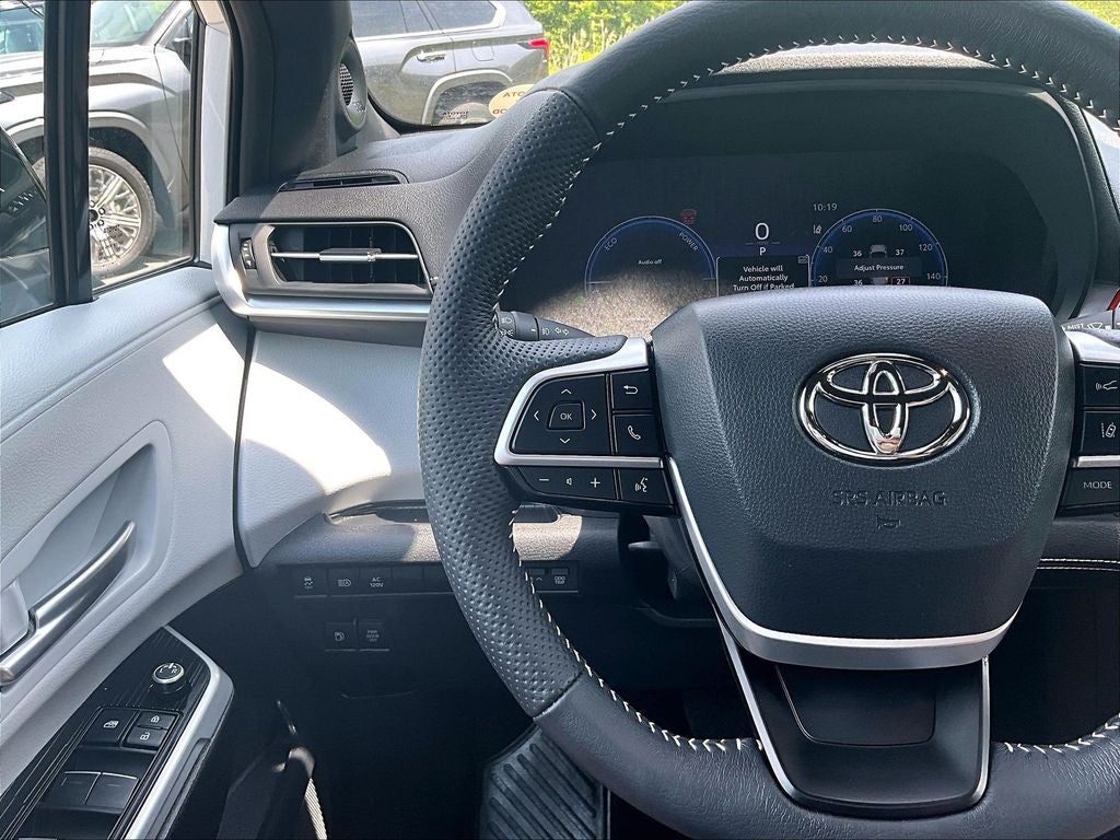 2025 Toyota Sienna XSE 7 Passenger