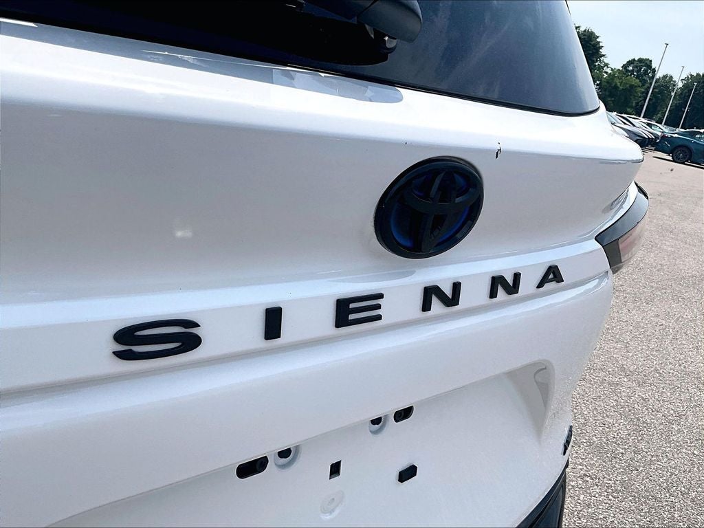 2025 Toyota Sienna XSE 7 Passenger