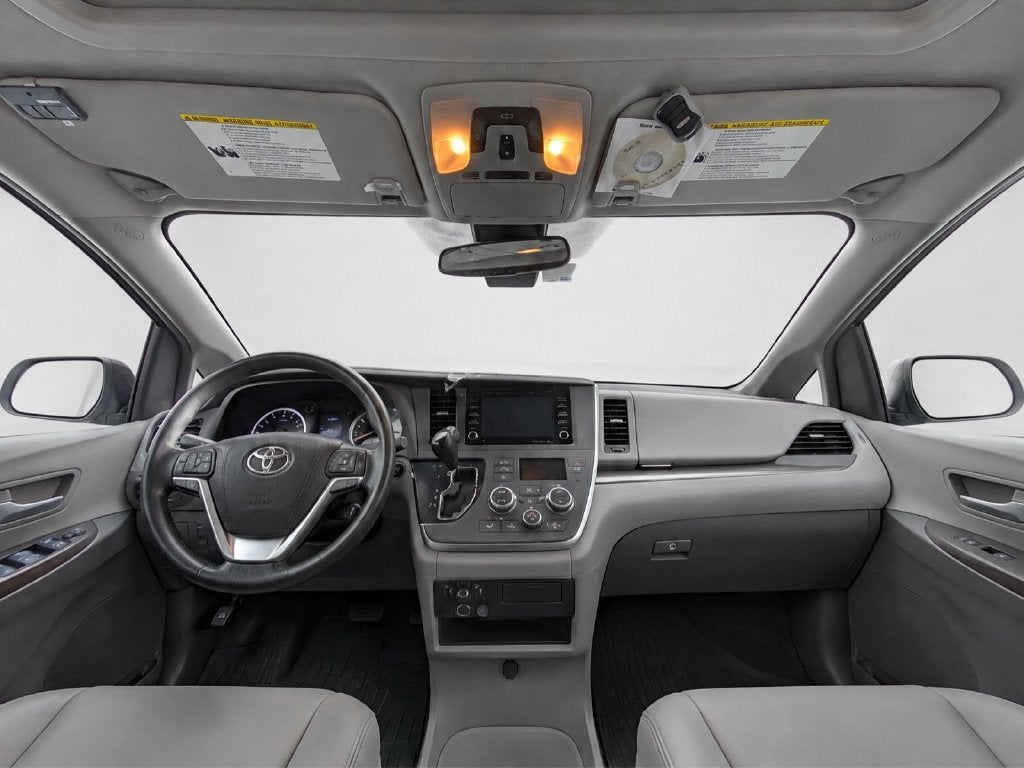 2018 Toyota Sienna XLE 7 Passenger