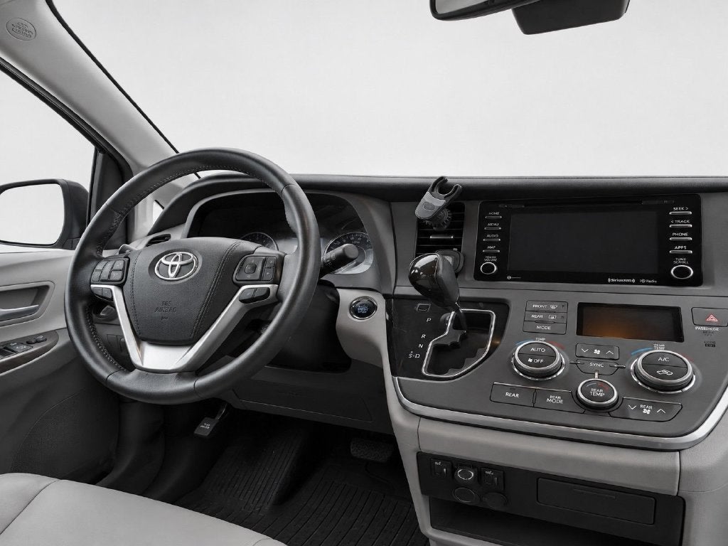 2018 Toyota Sienna XLE 7 Passenger