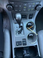 2010 Toyota Highlander SE
