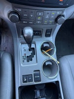 2010 Toyota Highlander SE