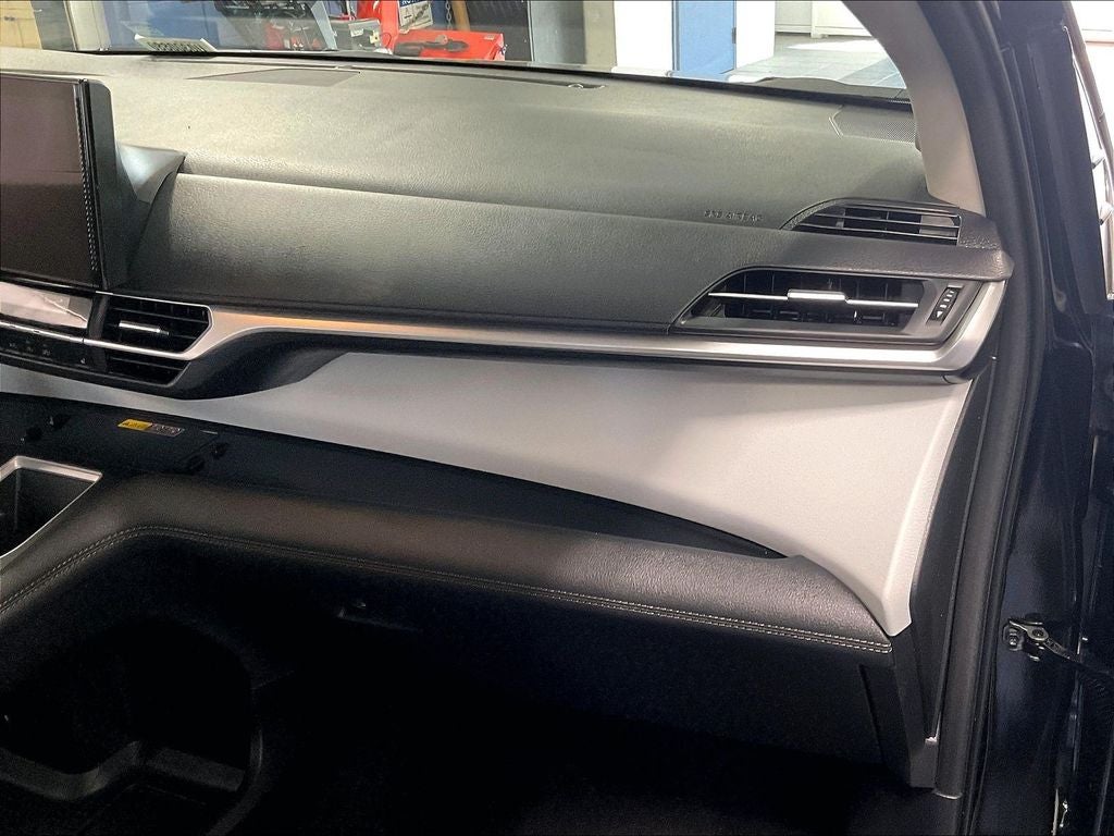 2025 Toyota Sienna XLE 7 Passenger