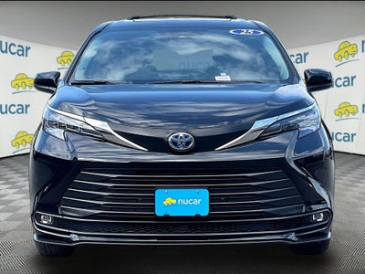 2025 Toyota Sienna XLE 7 Passenger