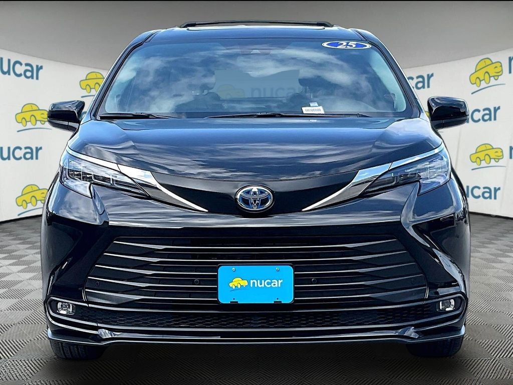 2025 Toyota Sienna XLE 7 Passenger