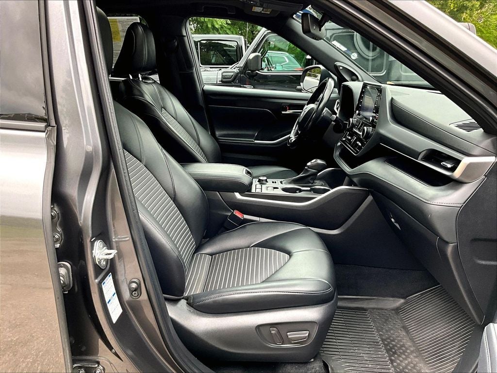 2022 Toyota Highlander XSE