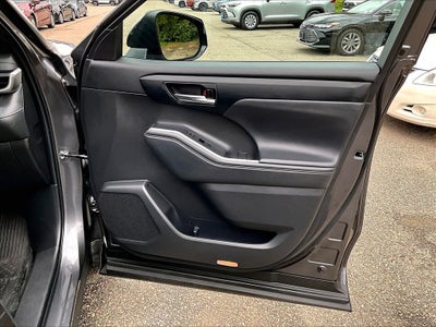 2022 Toyota Highlander XSE