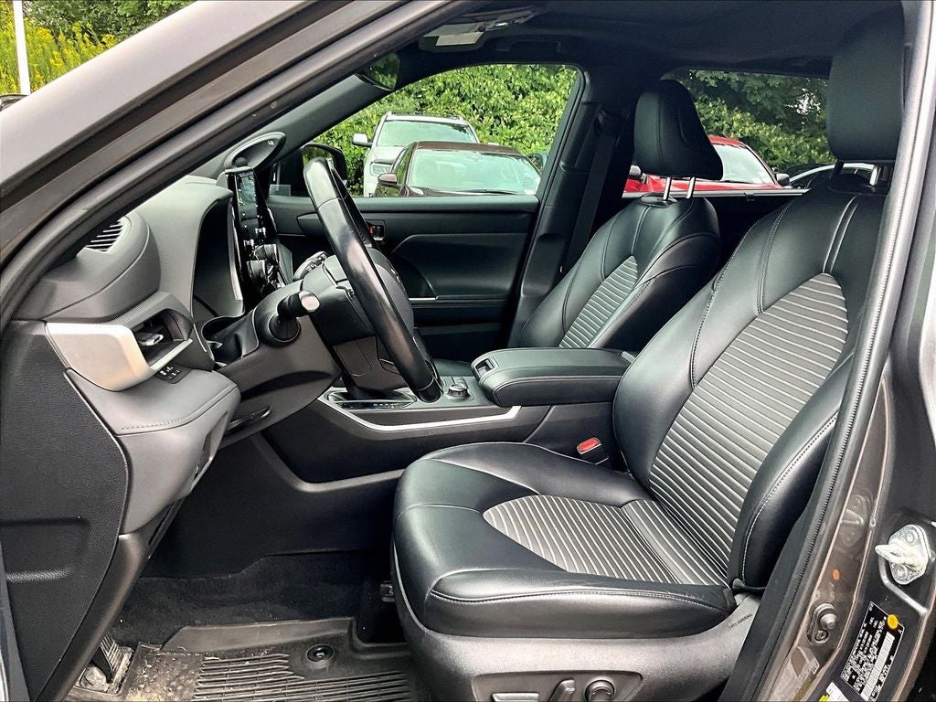 2022 Toyota Highlander XSE