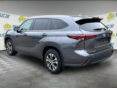 2025 Toyota Highlander XLE